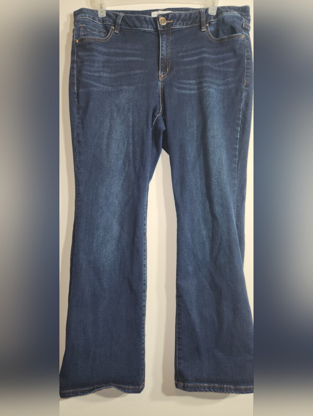 Lane Bryant Mid-Rise Bootcut Jeans 20S. Short.